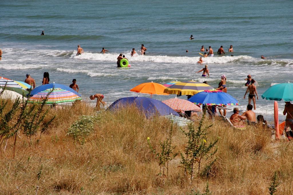 Romea Family Camping Казал Борсети Екстериор снимка